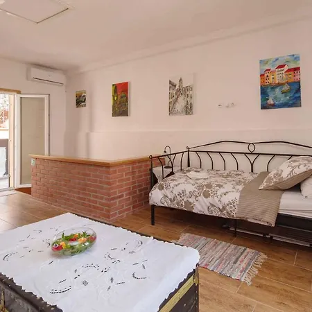 In Saftici 26679 Grižane