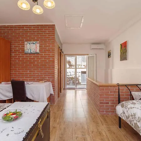 Σπίτι διακοπών In Saftici 26679 *