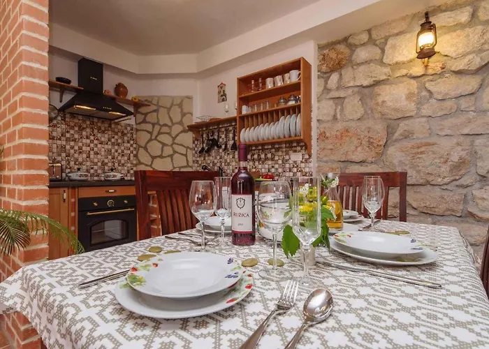 In Saftici 26679 Case de vacanță