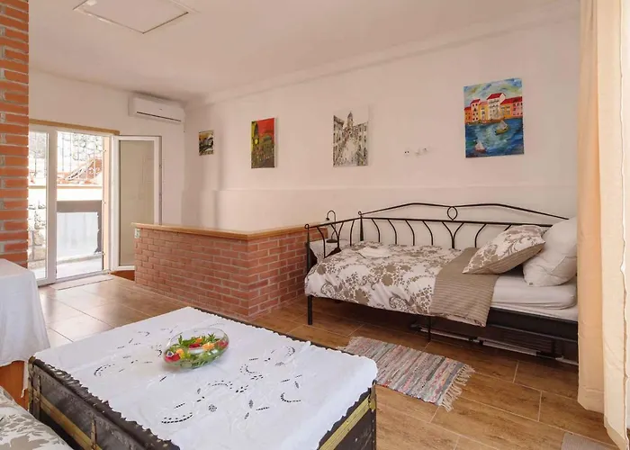 In Saftici 26679 Grižane